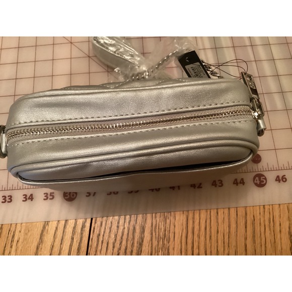 BM Quilted Crossbody Bag Metallic Silver Chain Strap Mini Shoulder Purse - Picture 3 of 5